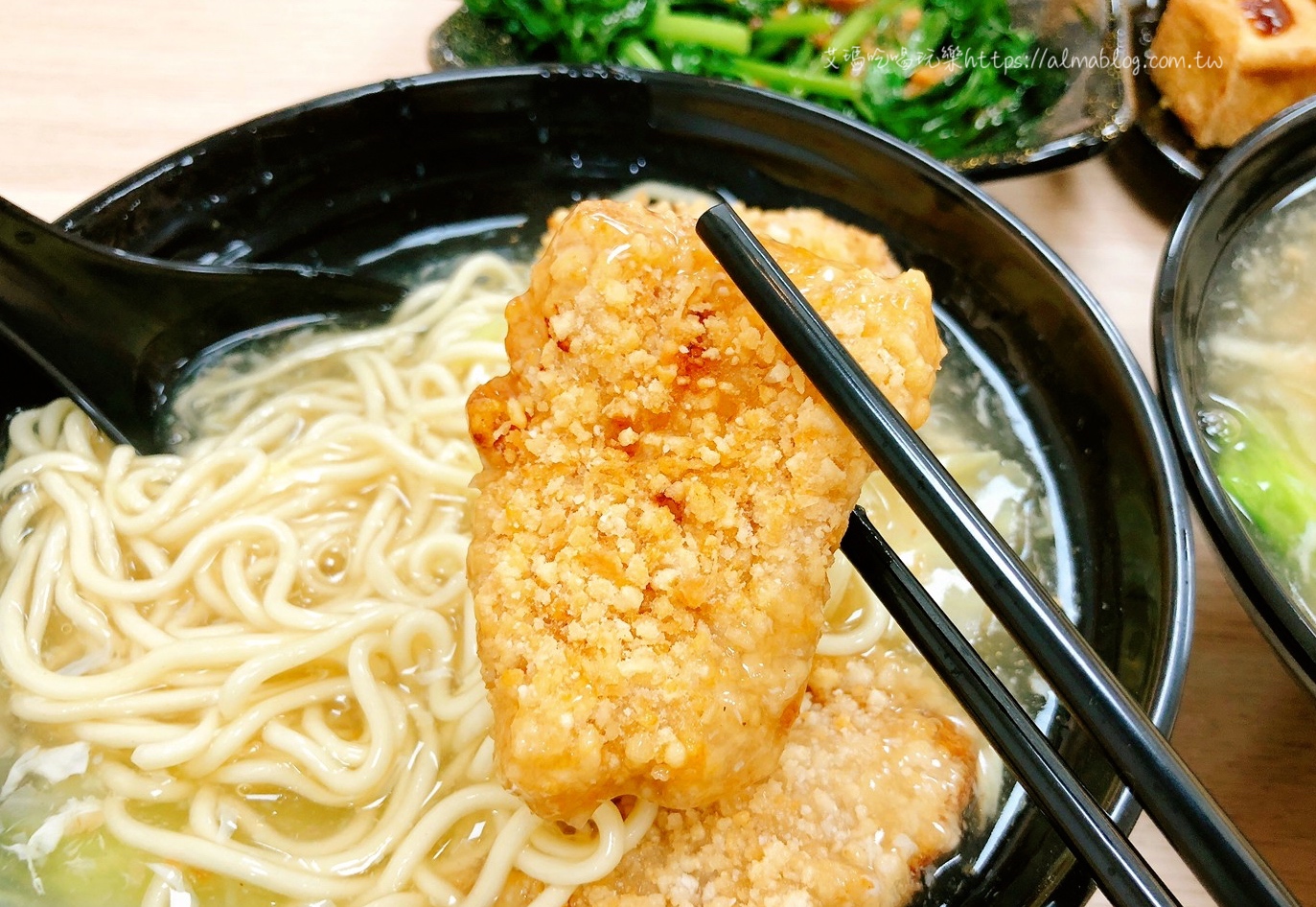 吳𩵚魠魚焿