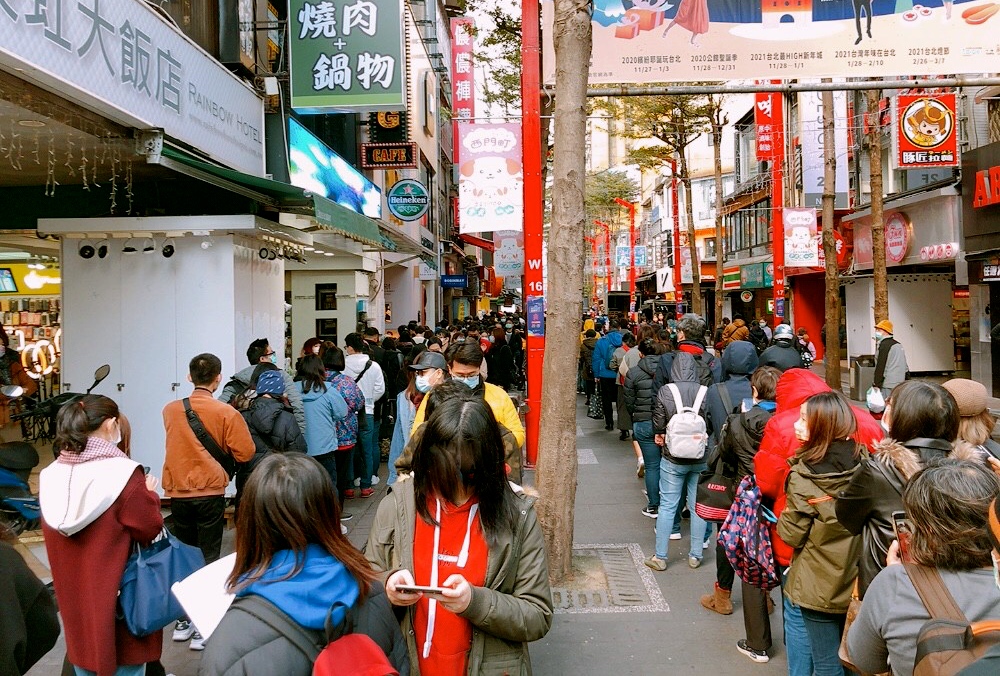 〖Don Don Donki〗台灣也有24H唐吉軻德！DON DON DONKI 西門店一次逛三層．日本藥妝.生鮮.零食.18禁