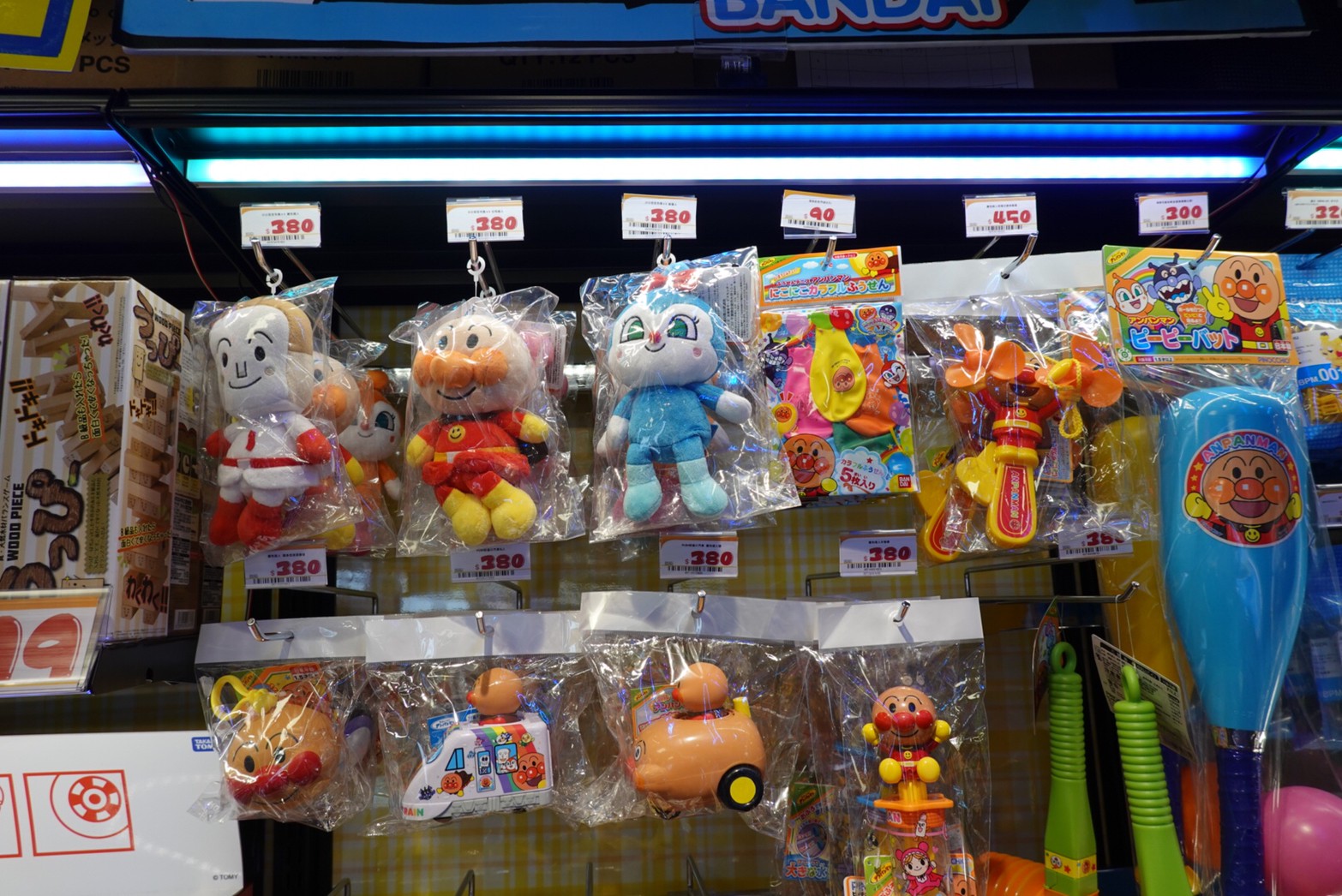 〖Don Don Donki〗台灣也有24H唐吉軻德！DON DON DONKI 西門店一次逛三層．日本藥妝.生鮮.零食.18禁
