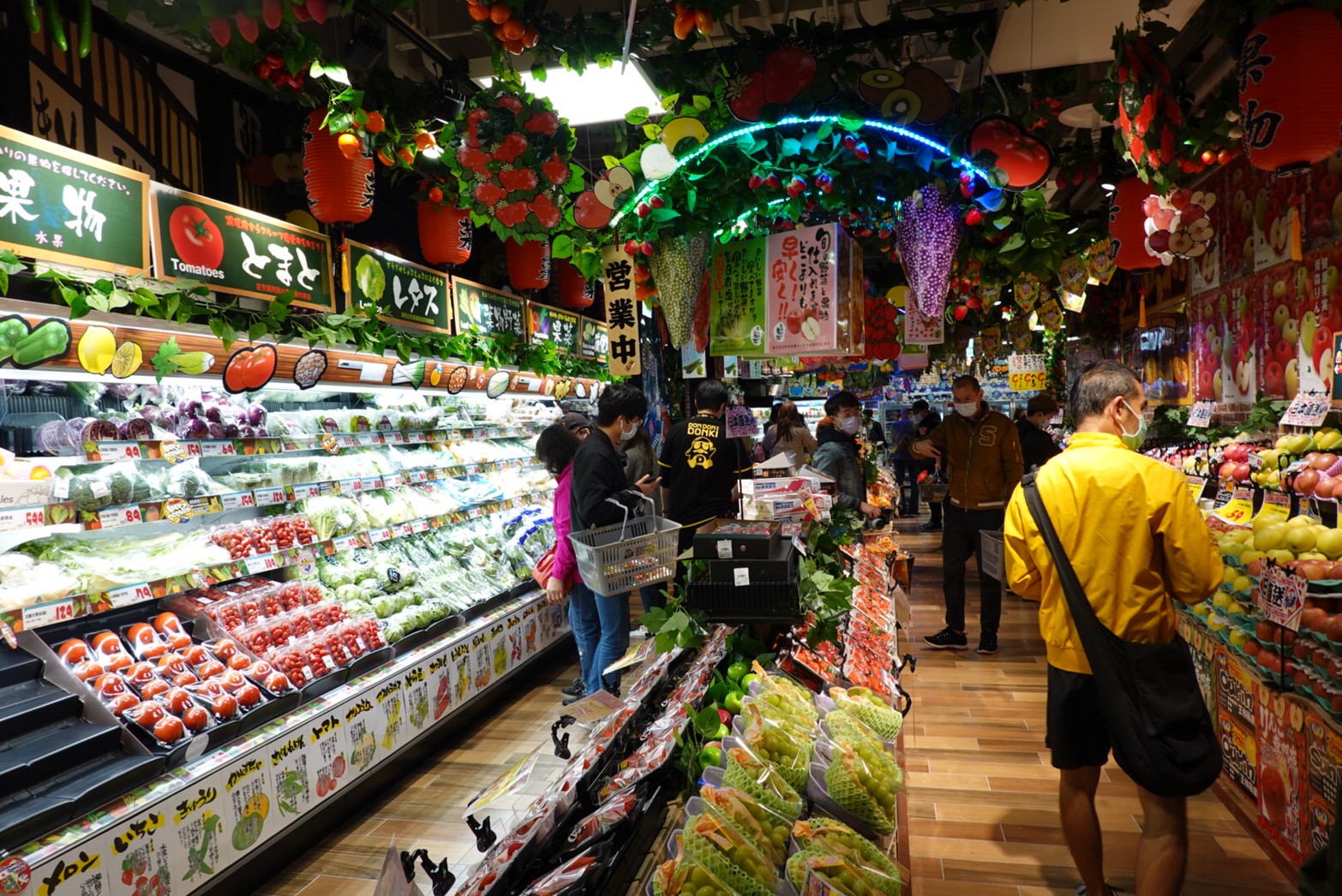 〖Don Don Donki〗台灣也有24H唐吉軻德！DON DON DONKI 西門店一次逛三層．日本藥妝.生鮮.零食.18禁