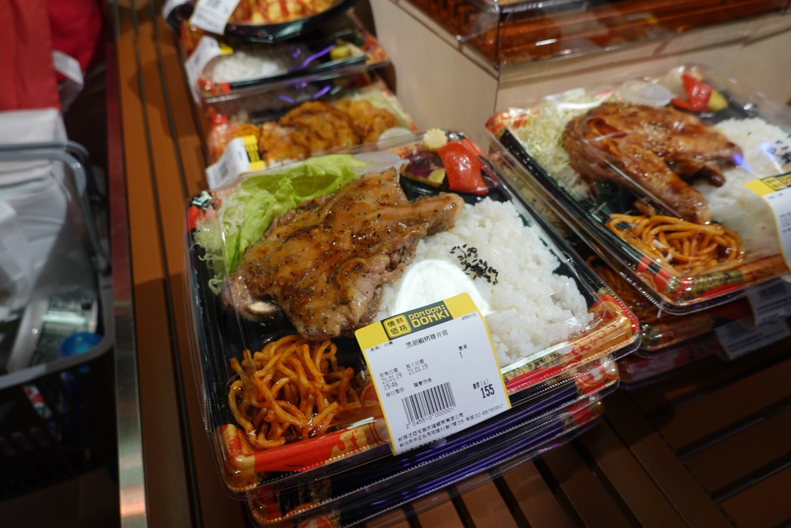〖Don Don Donki〗台灣也有24H唐吉軻德！DON DON DONKI 西門店一次逛三層．日本藥妝.生鮮.零食.18禁