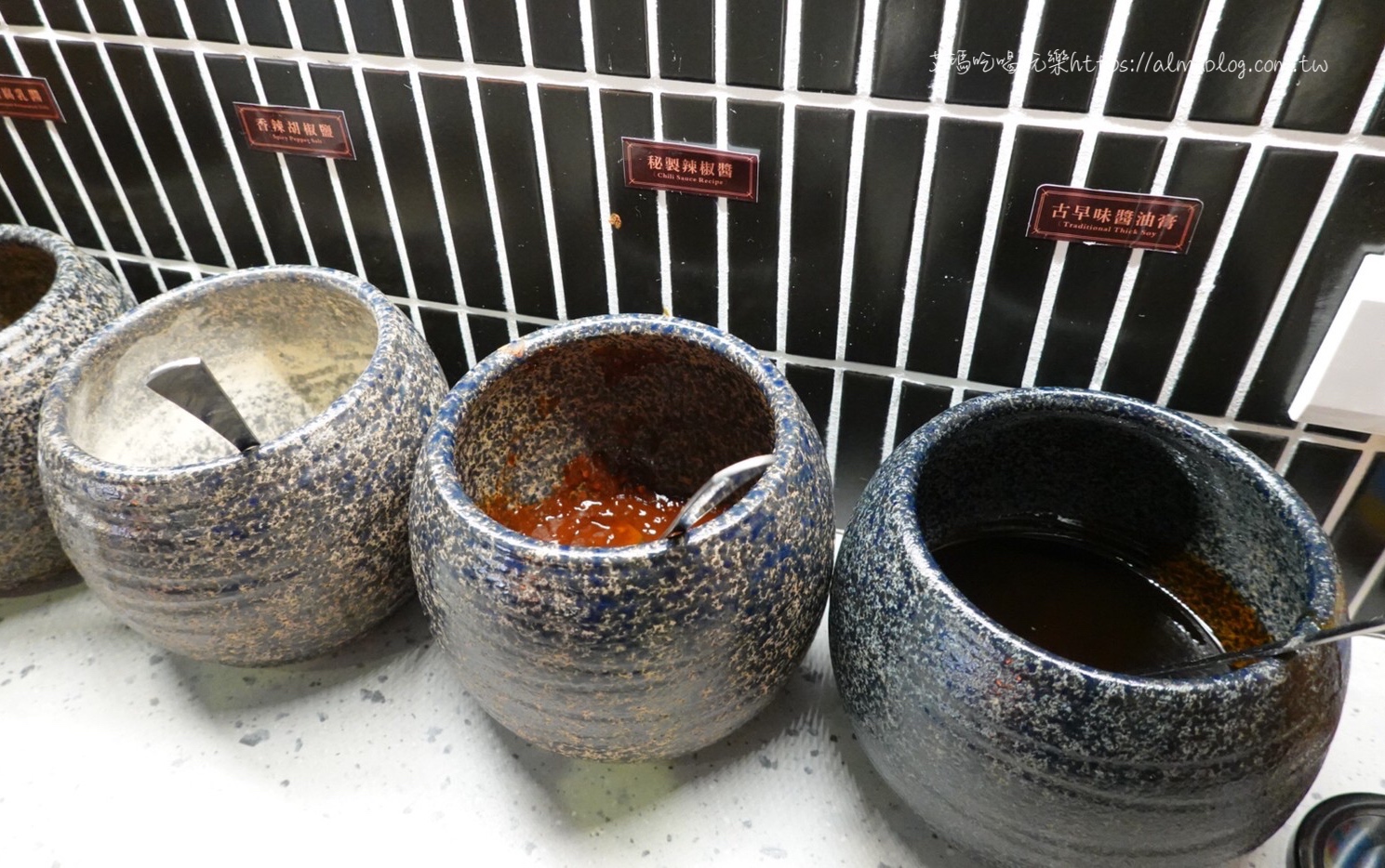 台中美食,國民小吃,川辣滷肉飯,港式胡椒蛤蠣煲湯,滷肉飯,福來芳x川辣銷魂飯館,老饕滷肉飯,豬油拌飯,香菇蛤蠣雞,麻油乾麵線,麻辣豆腐鴨血泡麵 台中美食,國民小吃,川辣滷肉飯,港式胡椒蛤蠣煲湯,滷肉飯,福來芳x川辣銷魂飯館,老饕滷肉飯,豬油拌飯,香菇蛤蠣雞,麻油乾麵線,麻辣豆腐鴨血泡麵