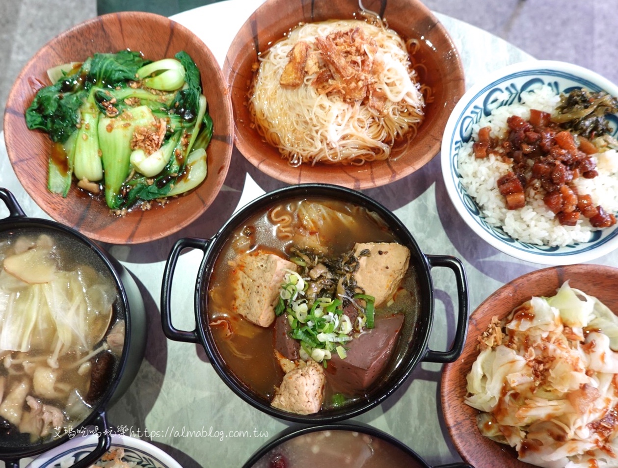 台中美食,國民小吃,川辣滷肉飯,港式胡椒蛤蠣煲湯,滷肉飯,福來芳x川辣銷魂飯館,老饕滷肉飯,豬油拌飯,香菇蛤蠣雞,麻油乾麵線,麻辣豆腐鴨血泡麵