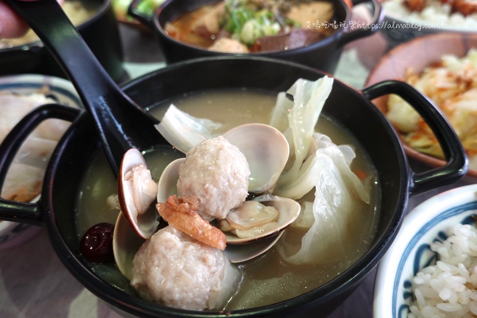 台中美食,國民小吃,川辣滷肉飯,港式胡椒蛤蠣煲湯,滷肉飯,福來芳x川辣銷魂飯館,老饕滷肉飯,豬油拌飯,香菇蛤蠣雞,麻油乾麵線,麻辣豆腐鴨血泡麵