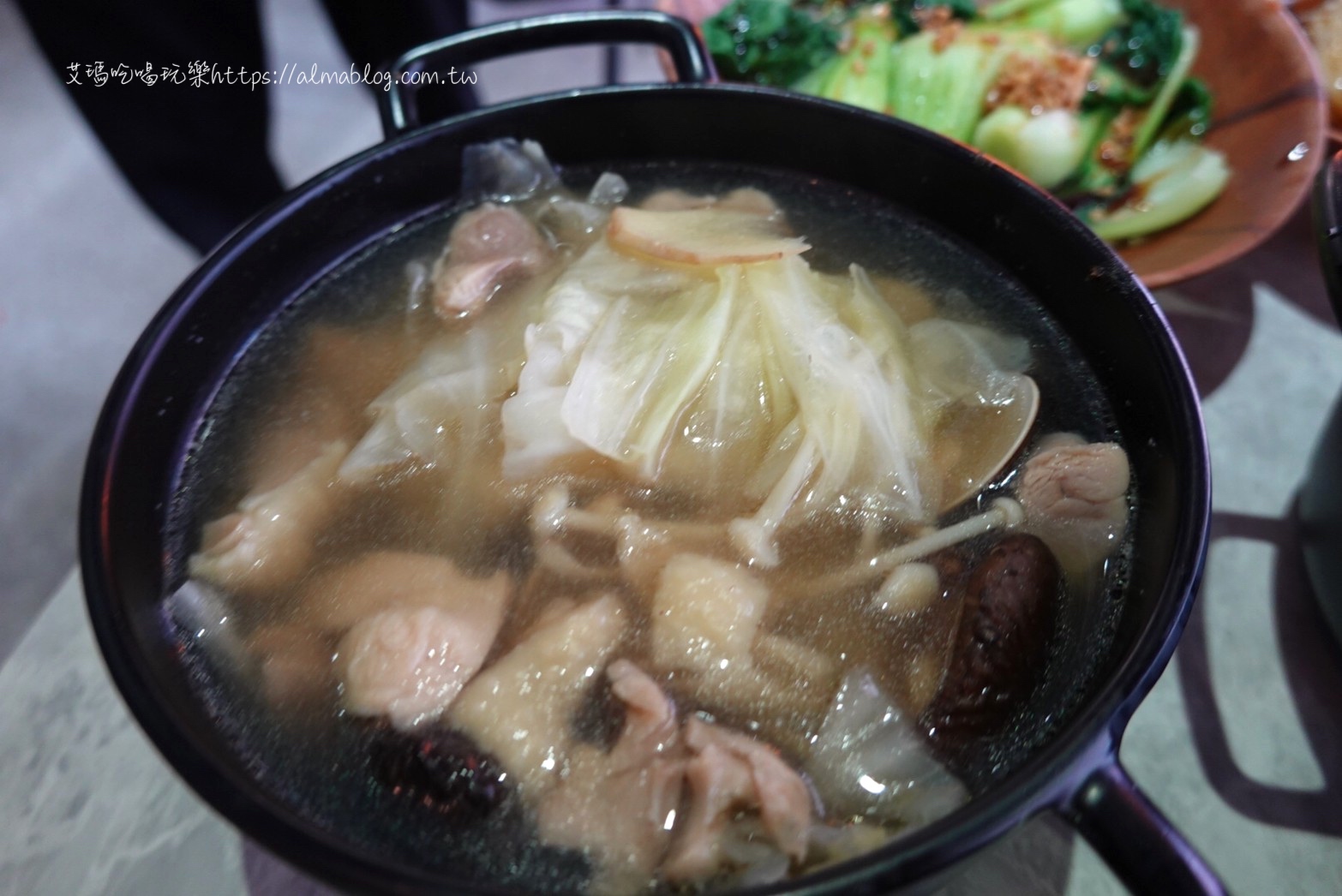 台中美食,國民小吃,川辣滷肉飯,港式胡椒蛤蠣煲湯,滷肉飯,福來芳x川辣銷魂飯館,老饕滷肉飯,豬油拌飯,香菇蛤蠣雞,麻油乾麵線,麻辣豆腐鴨血泡麵