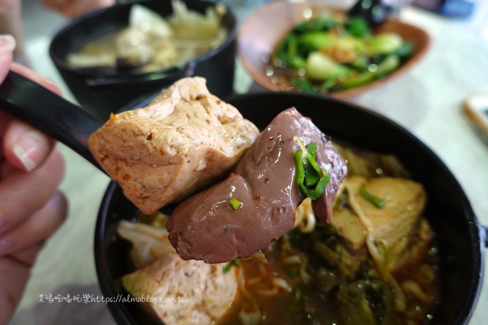 台中美食,國民小吃,川辣滷肉飯,港式胡椒蛤蠣煲湯,滷肉飯,福來芳x川辣銷魂飯館,老饕滷肉飯,豬油拌飯,香菇蛤蠣雞,麻油乾麵線,麻辣豆腐鴨血泡麵 台中美食,國民小吃,川辣滷肉飯,港式胡椒蛤蠣煲湯,滷肉飯,福來芳x川辣銷魂飯館,老饕滷肉飯,豬油拌飯,香菇蛤蠣雞,麻油乾麵線,麻辣豆腐鴨血泡麵