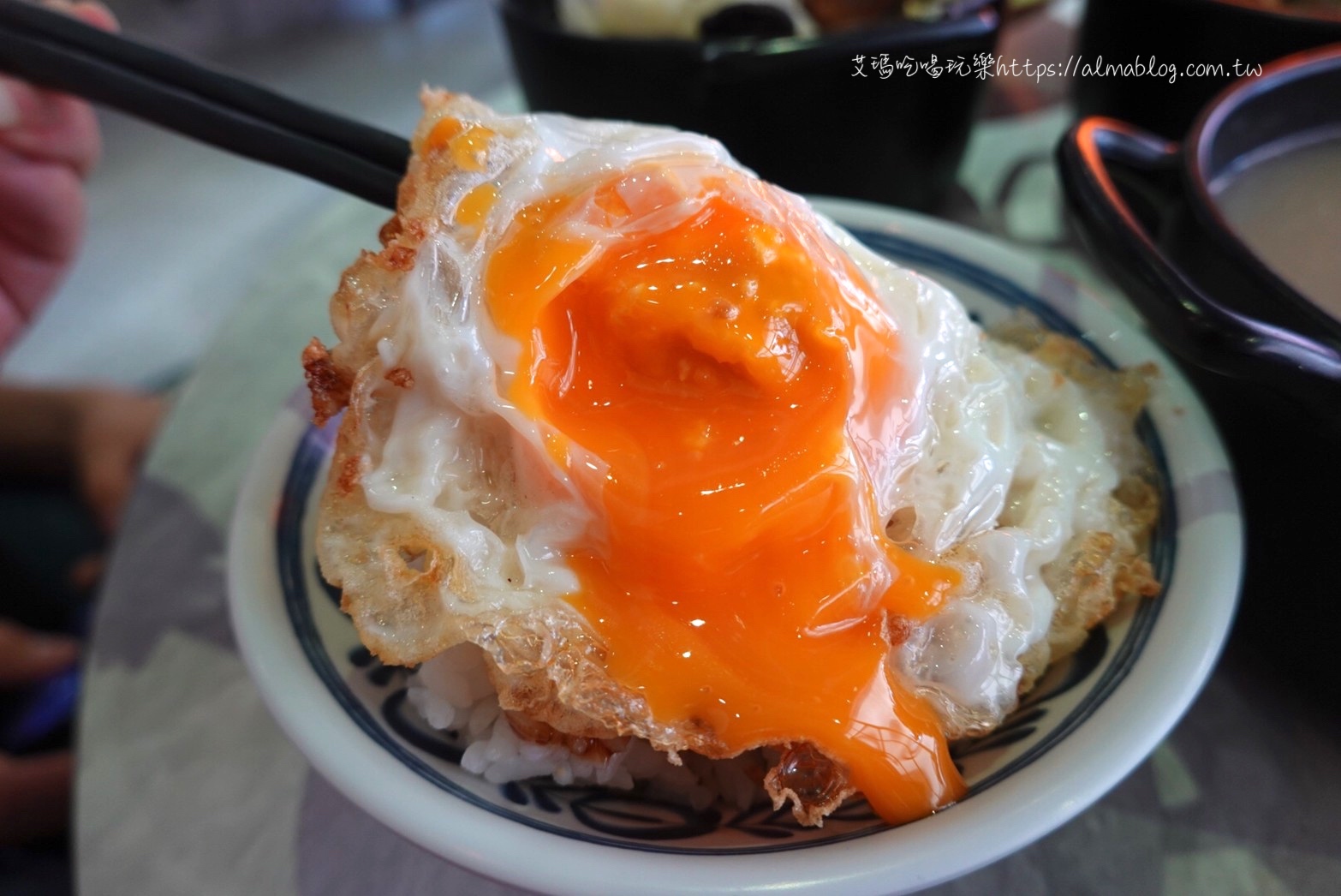 台中美食,國民小吃,川辣滷肉飯,港式胡椒蛤蠣煲湯,滷肉飯,福來芳x川辣銷魂飯館,老饕滷肉飯,豬油拌飯,香菇蛤蠣雞,麻油乾麵線,麻辣豆腐鴨血泡麵 @艾瑪  吃喝玩樂札記