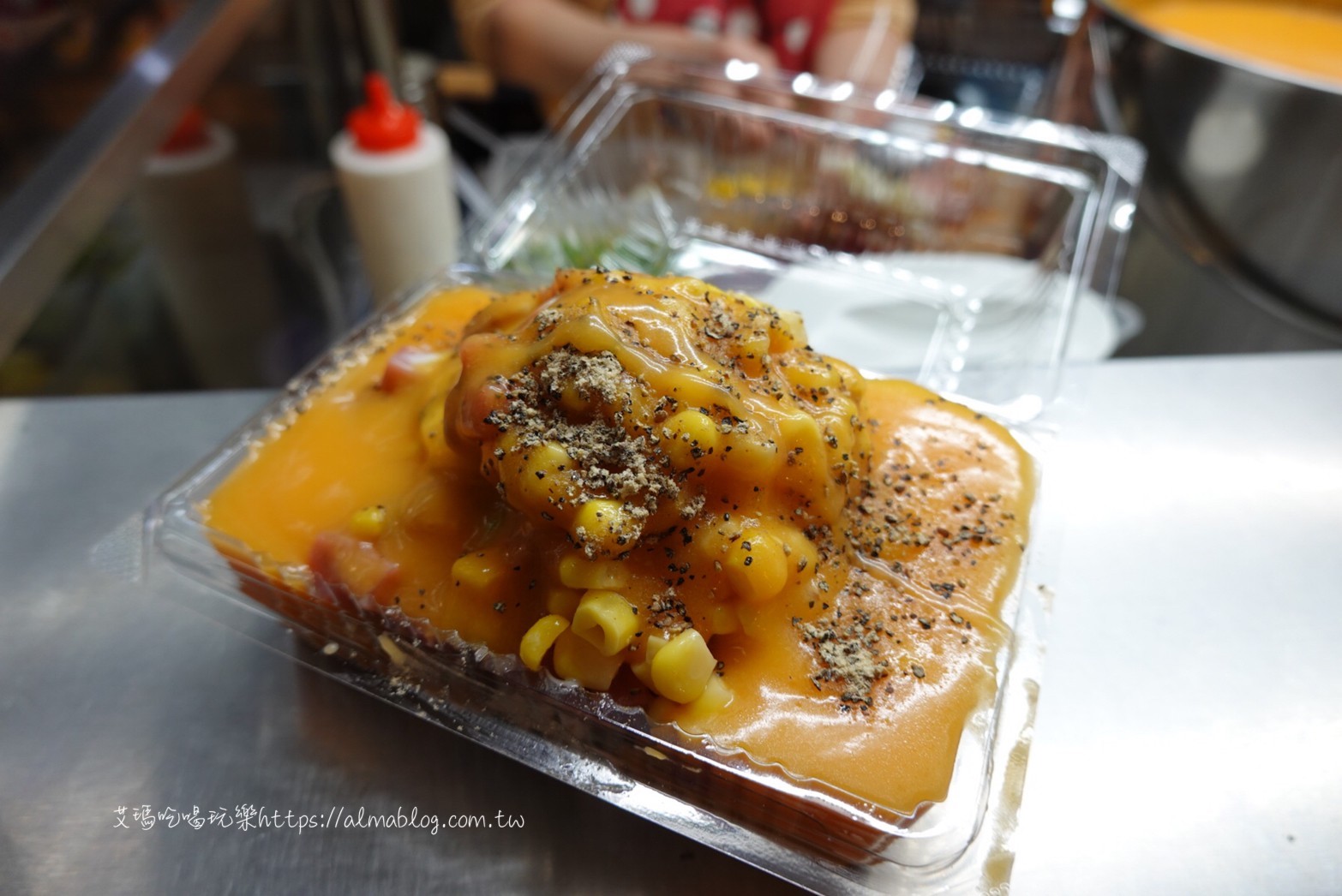 在地10年以上庶民小吃!熱賣上千顆煎餃.華麗轉身冰店.23年碳烤雞排.料超多的國王&鮮芋QQ 在地10年以上庶民小吃!熱賣上千顆煎餃.華麗轉身冰店.23年碳烤雞排.料超多的國王&鮮芋QQ