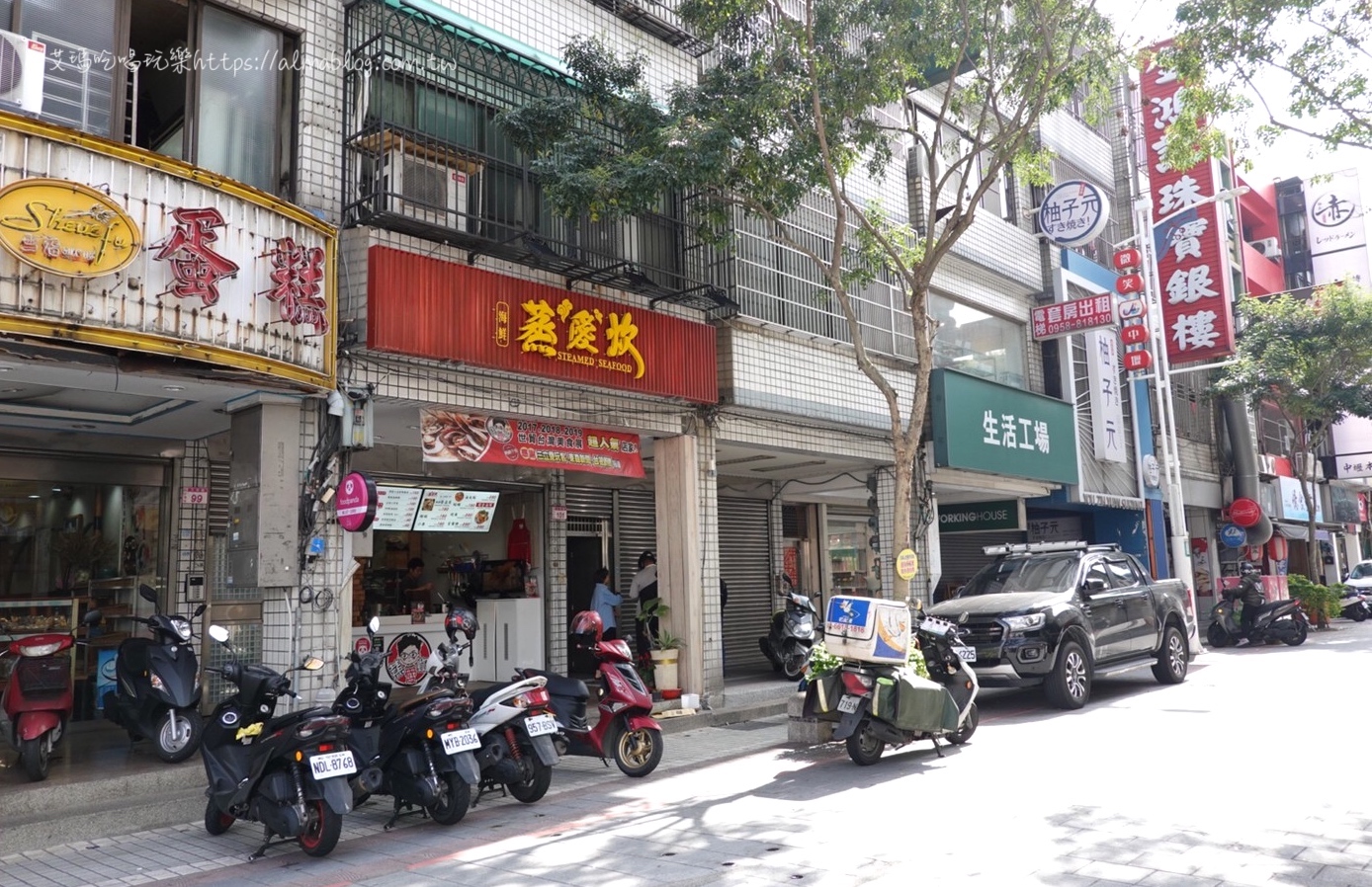 旗津來的霸氣海鮮!打卡名菜“扇貝花”、20公分大明蝦、新推出“整尾大花枝” 旗津來的霸氣海鮮!打卡名菜“扇貝花”、20公分大明蝦、新推出“整尾大花枝”