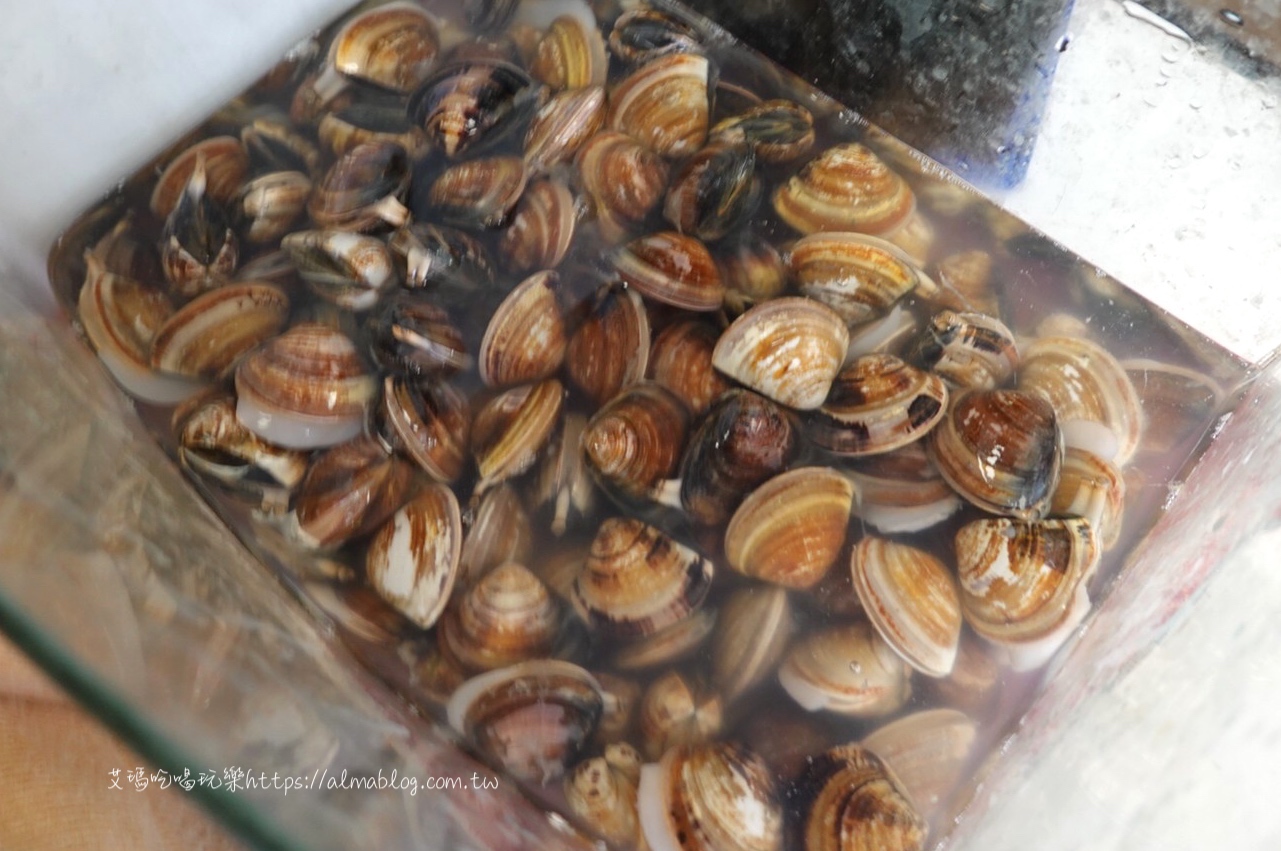 旗津來的霸氣海鮮!打卡名菜“扇貝花”、20公分大明蝦、新推出“整尾大花枝” 旗津來的霸氣海鮮!打卡名菜“扇貝花”、20公分大明蝦、新推出“整尾大花枝”