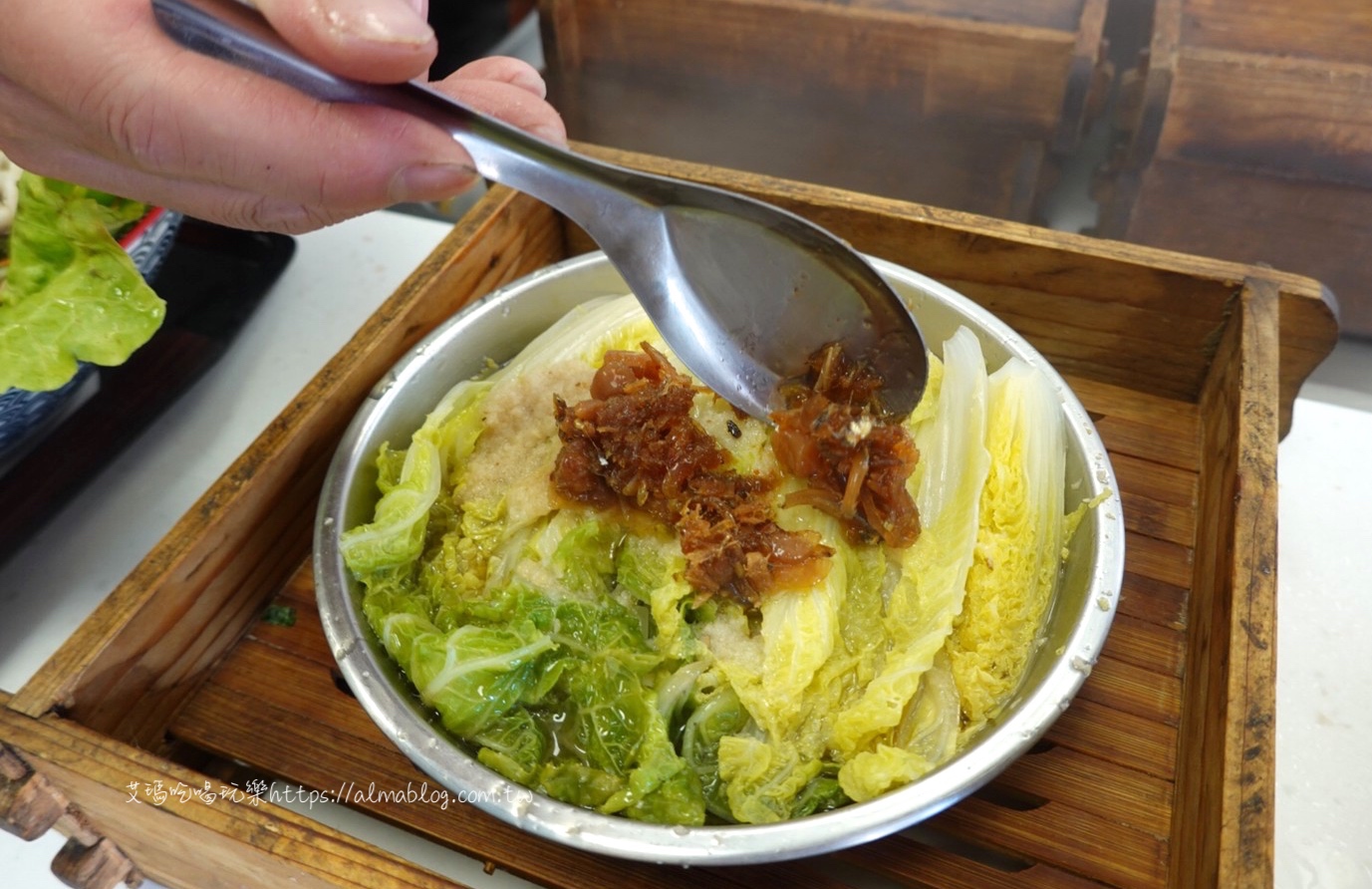旗津來的霸氣海鮮!打卡名菜“扇貝花”、20公分大明蝦、新推出“整尾大花枝” 旗津來的霸氣海鮮!打卡名菜“扇貝花”、20公分大明蝦、新推出“整尾大花枝”