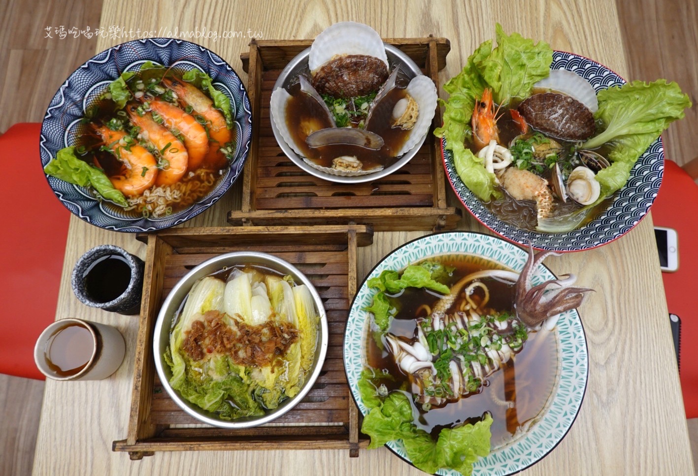 旗津來的霸氣海鮮！打卡名菜“扇貝花”、20公分大明蝦、新推出“整尾大花枝”
