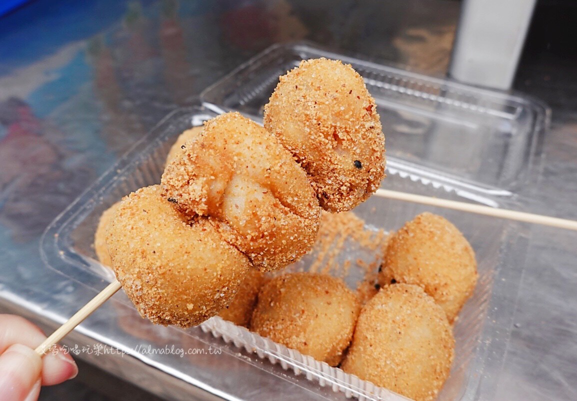 台灣小吃,新北美食,阿婆豬血糕,鶯歌老街,麻糬