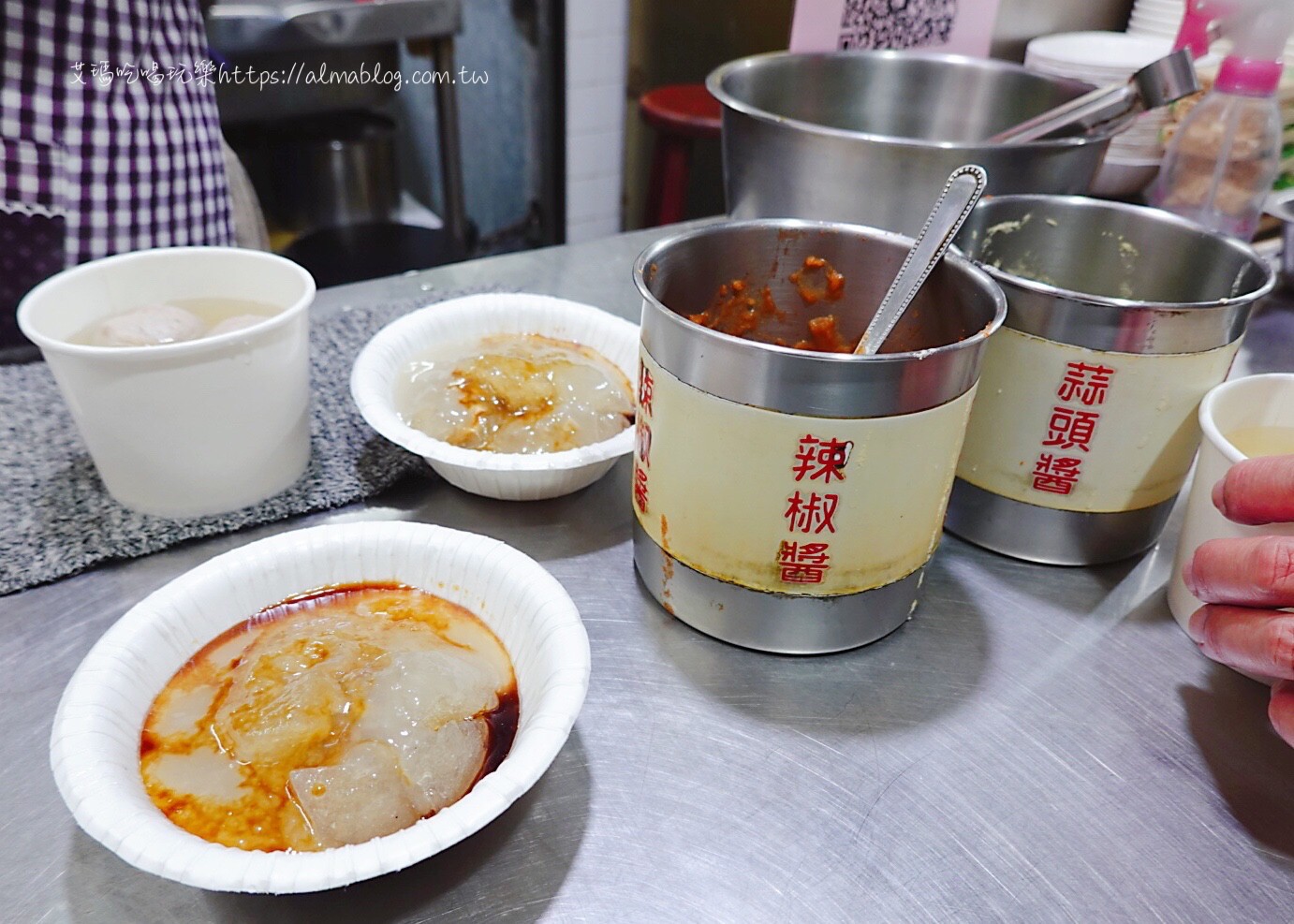 三和武大郎,三重三和夜市,三重夜市,台北橋,夜市小吃,天一青草茶,小楊脆腸滷味,小饅頭,曾記花枝羹,正庄老牌嘉義蕃薯球,生煎包,萬粒肉丸,雞蛋糕 三和武大郎,三重三和夜市,三重夜市,台北橋,夜市小吃,天一青草茶,小楊脆腸滷味,小饅頭,曾記花枝羹,正庄老牌嘉義蕃薯球,生煎包,萬粒肉丸,雞蛋糕