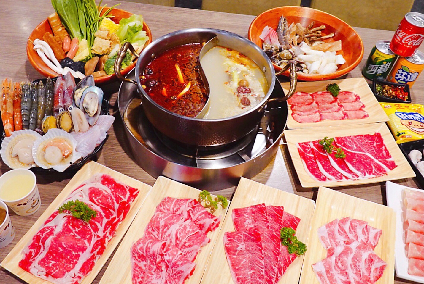 桃園火鍋,鍋物吃到飽,鍋物,火鍋,自助區吃到飽,桃園美食,和牛涮日式鍋物放題,派大鮮精緻鍋物,山崎昆布鍋物,饗和牛鍋物放題,鬥牛士二鍋,陽廚mini鍋,蟳鮮屋桃園藝文店,光鮮綠蔬 Valofresh,大漠紅頂級蒙古鍋,本燔野菜農場,糧倉1號頂級麻辣鴛鴦鍋,養鍋石頭涮涮鍋,家芬豆花火鍋,巴適經典麻辣鍋,涮乃葉syabu-yo,總裁家溫體鮮羊肉料理,韓鄉石頭火鍋 