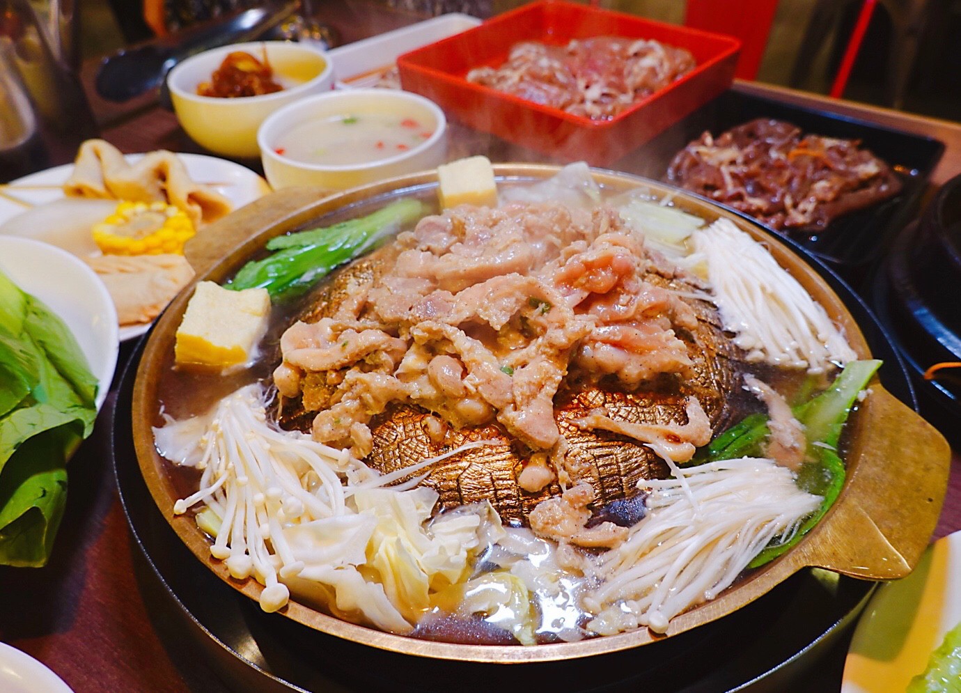 交換禮物,吃到飽,大江購物中心,桃園購物中心,聖誕市集,聖誕節,英倫風市集,銅盤烤肉,青埔中壢美食,高麗園銅盤烤肉 交換禮物,吃到飽,大江購物中心,桃園購物中心,聖誕市集,聖誕節,英倫風市集,銅盤烤肉,青埔中壢美食,高麗園銅盤烤肉