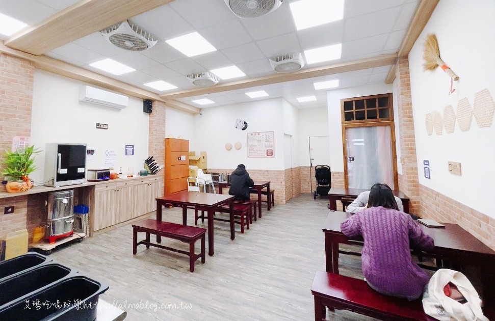 中壢美食,台灣小吃,四味飄香,臭豆腐,蚵仔麵線 中壢美食,台灣小吃,四味飄香,臭豆腐,蚵仔麵線