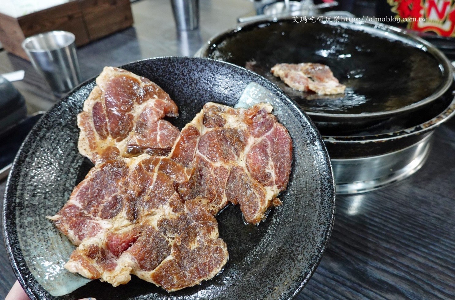〖韓鼎韓式鍋蓋烤肉〗鍋蓋也能烤肉?生菜包肉吃最爽!150元海鮮煎餅好大一片.辣炒年糕更經典 〖韓鼎韓式鍋蓋烤肉〗鍋蓋也能烤肉?生菜包肉吃最爽!150元海鮮煎餅好大一片.辣炒年糕更經典