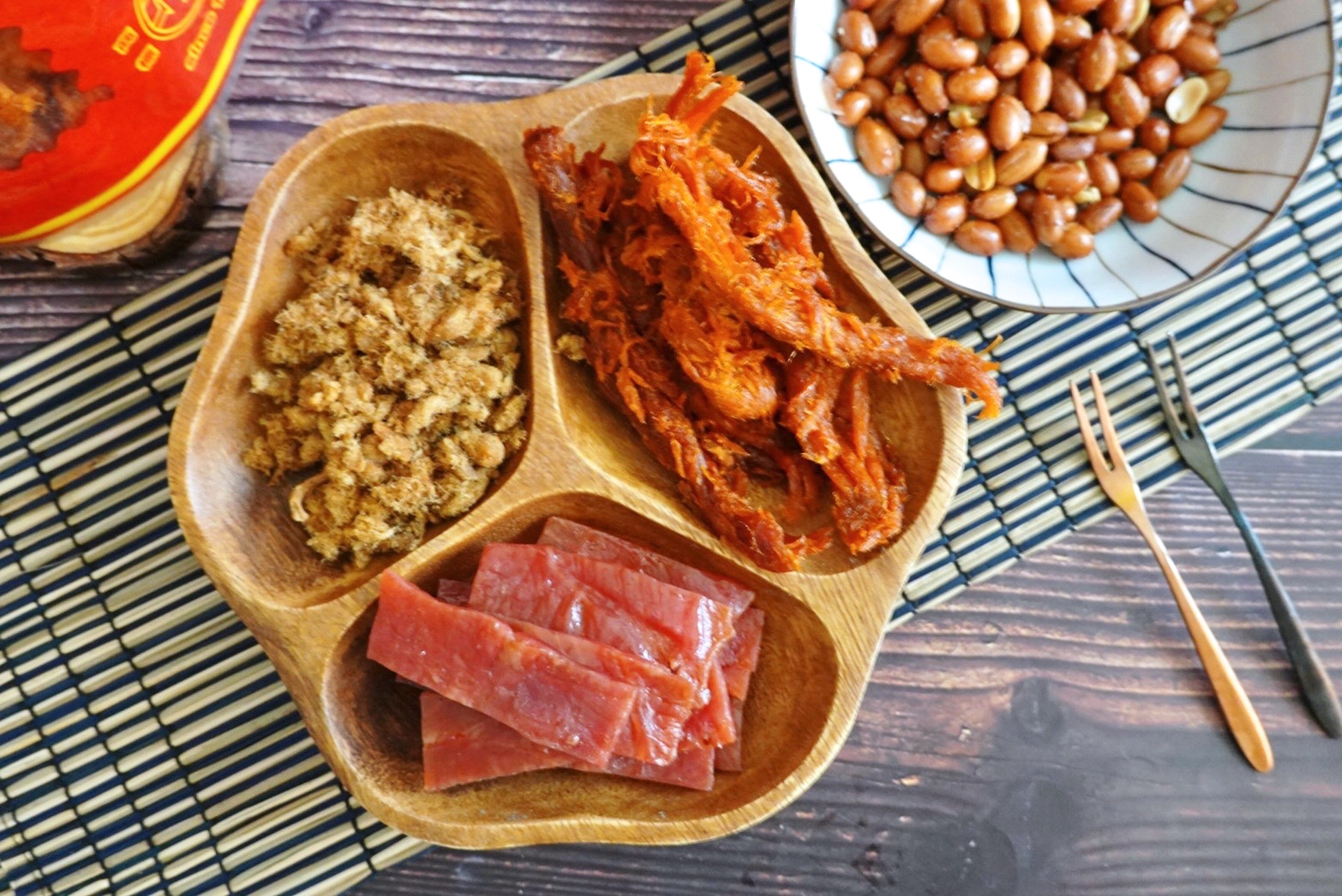 伴手禮,台北美食,宜而香肉脯店,禮盒,肉乾,肉條,肉鬆,過年送禮,香腸 伴手禮,台北美食,宜而香肉脯店,禮盒,肉乾,肉條,肉鬆,過年送禮,香腸