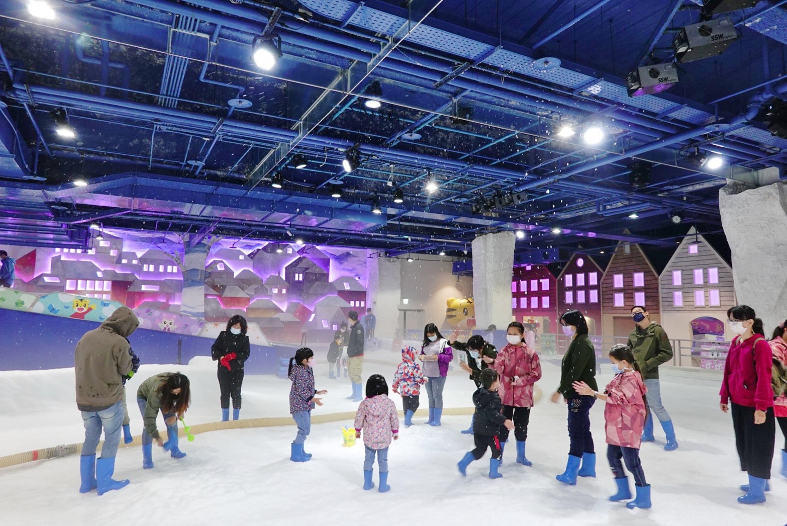 20度恆溫雪場,SNOWTOWN 雪樂地,台中三井,台中好玩,巧虎好朋友雪之旅,滑雪