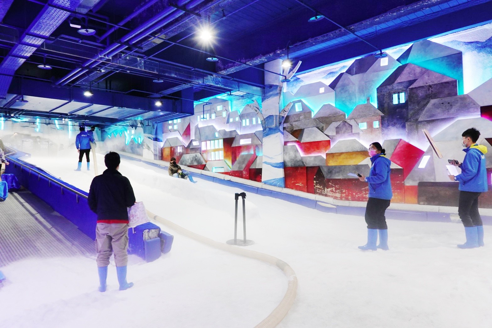 20度恆溫雪場,SNOWTOWN 雪樂地,台中三井,台中好玩,巧虎好朋友雪之旅,滑雪