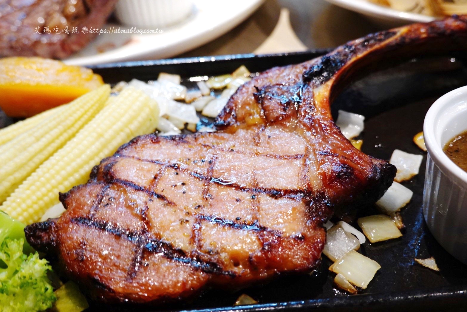 原肉塊濕式熟成技術,台北美食,吃到飽,瀧厚炙燒牛排大安店,炙燒豬排,牛排,肋眼牛排