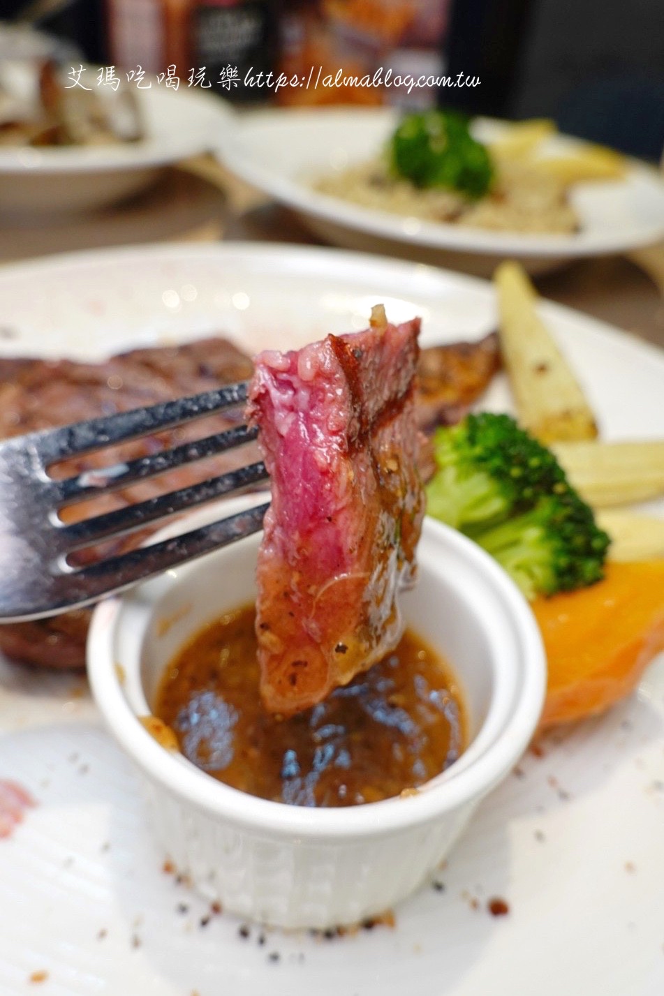原肉塊濕式熟成技術,台北美食,吃到飽,瀧厚炙燒牛排大安店,炙燒豬排,牛排,肋眼牛排