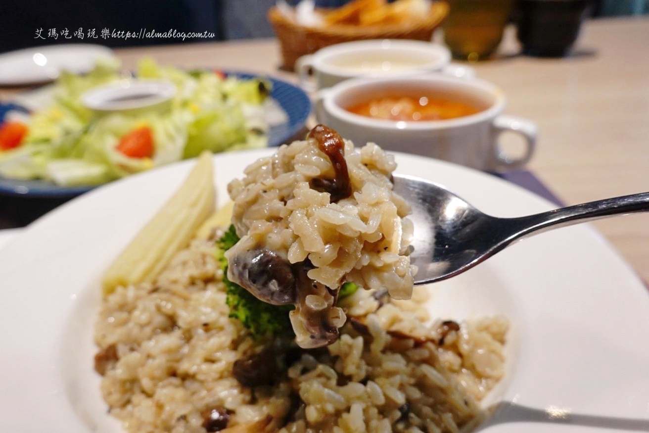 原肉塊濕式熟成技術,台北美食,吃到飽,瀧厚炙燒牛排大安店,炙燒豬排,牛排,肋眼牛排