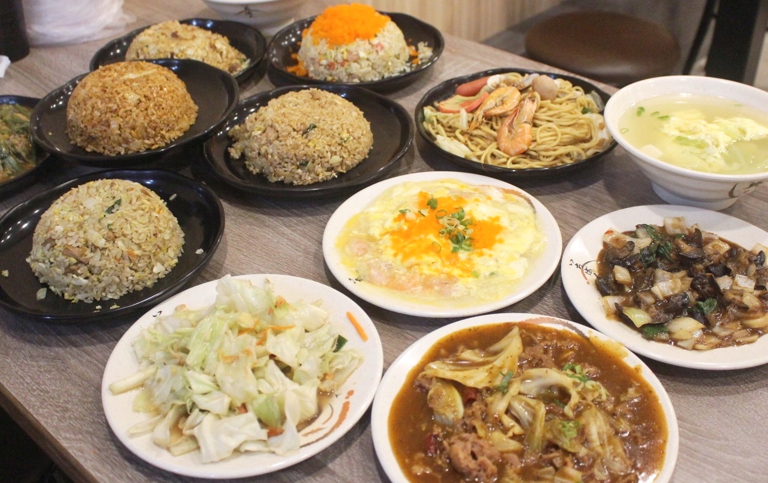 台灣炒飯王,桃園美食,泰式酸辣湯,炒味亭炒飯專賣店,炒飯,綠咖哩炒飯
