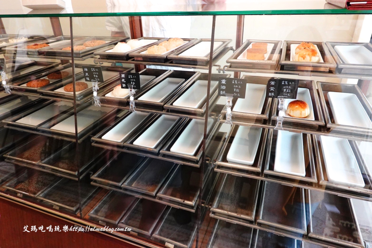 一格 une pâtisserie,咖啡館,平鎮美食,月餅,桃園美食,蛋黃酥,雲南餅