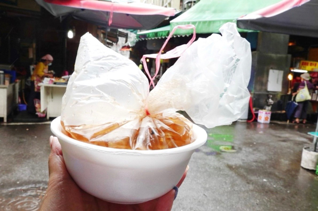 高記生炒魷魚,黃石市場,新北美食,早市美食,蘿蔔糕,芋粿,米腸,炸物,綜合炸物,傳統市場
