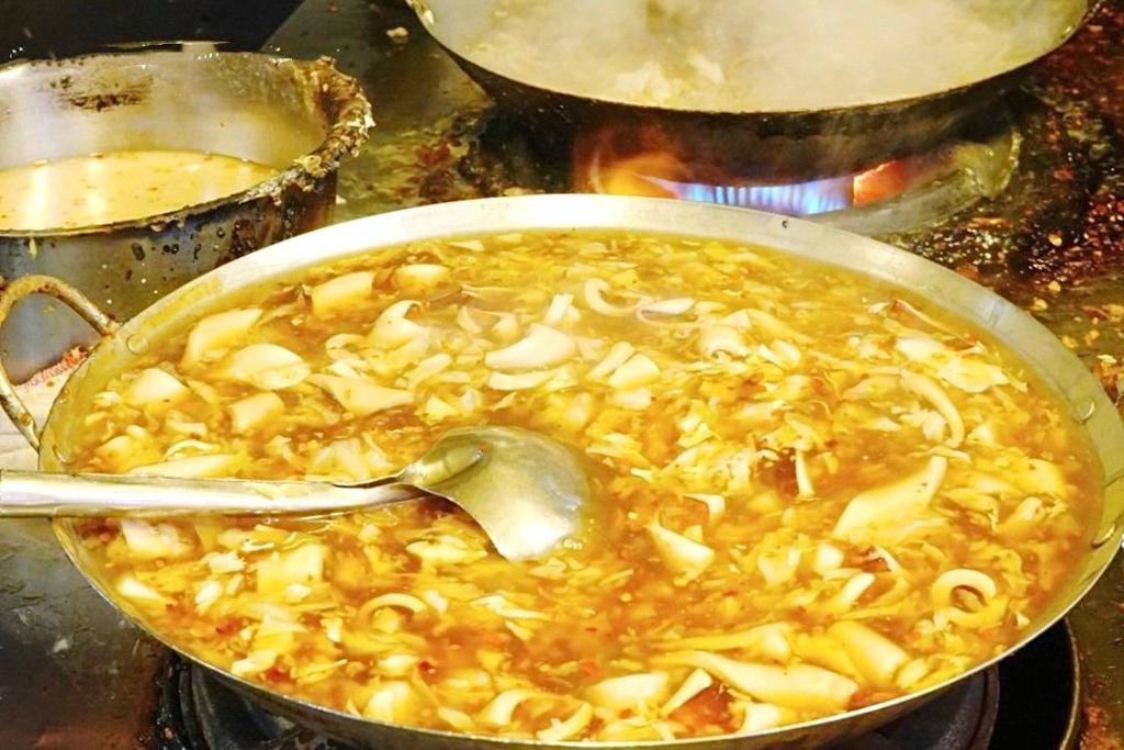 高記生炒魷魚,黃石市場,新北美食,早市美食,蘿蔔糕,芋粿,米腸,炸物,綜合炸物,傳統市場
