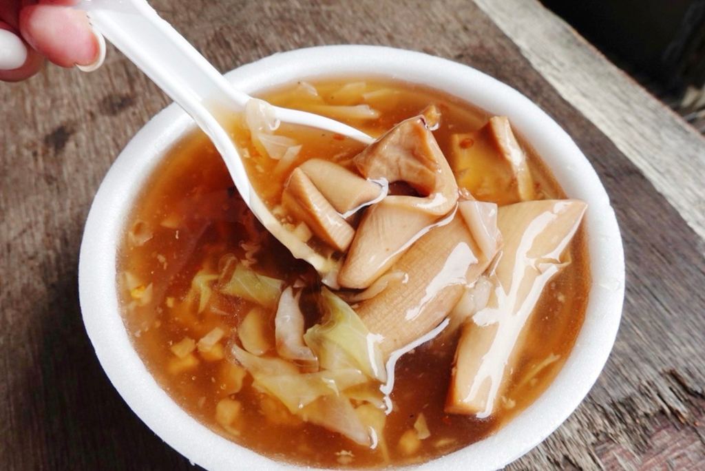 高記生炒魷魚,黃石市場,新北美食,早市美食,蘿蔔糕,芋粿,米腸,炸物,綜合炸物,傳統市場
