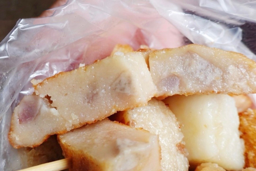 高記生炒魷魚,黃石市場,新北美食,早市美食,蘿蔔糕,芋粿,米腸,炸物,綜合炸物,傳統市場