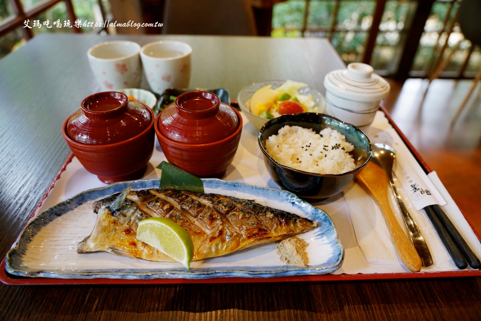 麗池畔,新竹公園,老宅,定食,日料,立體拉花,麗池生活美學館,餵食,公園,免費景點,鯖魚定食
