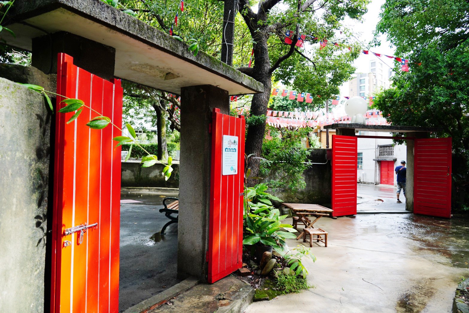 2D奇幻眷村,2D拍照景,免費景點,博物館,將軍樓旁的休憩小屋,拍照點,新北景點,空軍三重一村,親子遊 2D奇幻眷村,2D拍照景,免費景點,博物館,將軍樓旁的休憩小屋,拍照點,新北景點,空軍三重一村,親子遊