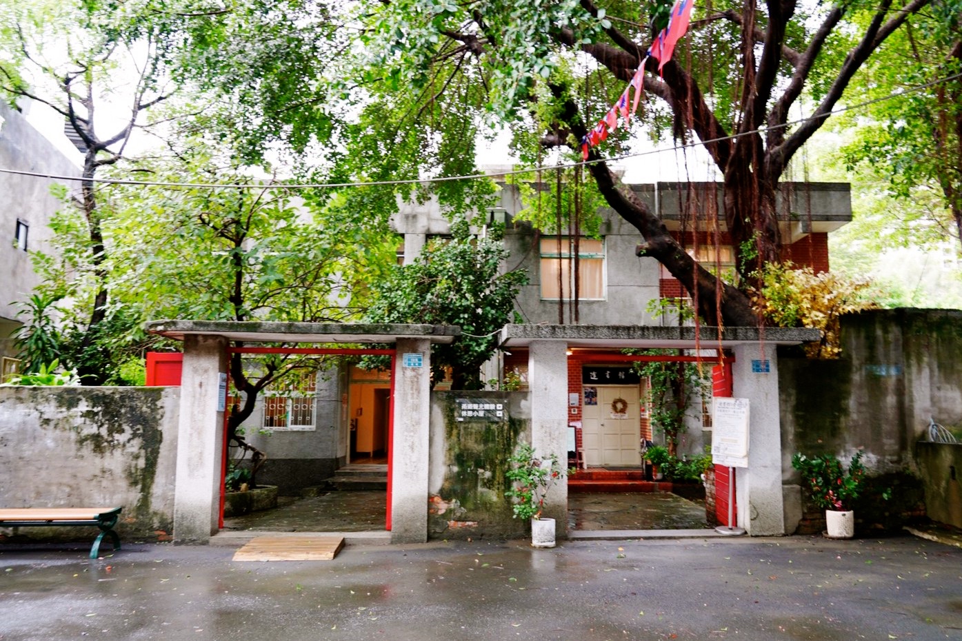 2D奇幻眷村,2D拍照景,免費景點,博物館,將軍樓旁的休憩小屋,拍照點,新北景點,空軍三重一村,親子遊 2D奇幻眷村,2D拍照景,免費景點,博物館,將軍樓旁的休憩小屋,拍照點,新北景點,空軍三重一村,親子遊