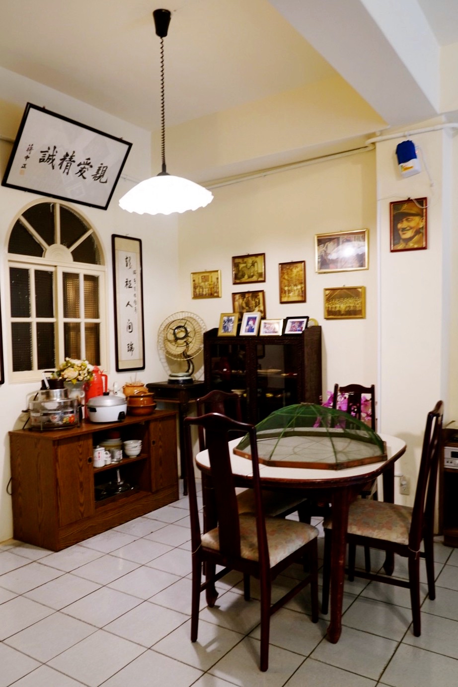 2D奇幻眷村,2D拍照景,免費景點,博物館,將軍樓旁的休憩小屋,拍照點,新北景點,空軍三重一村,親子遊 2D奇幻眷村,2D拍照景,免費景點,博物館,將軍樓旁的休憩小屋,拍照點,新北景點,空軍三重一村,親子遊