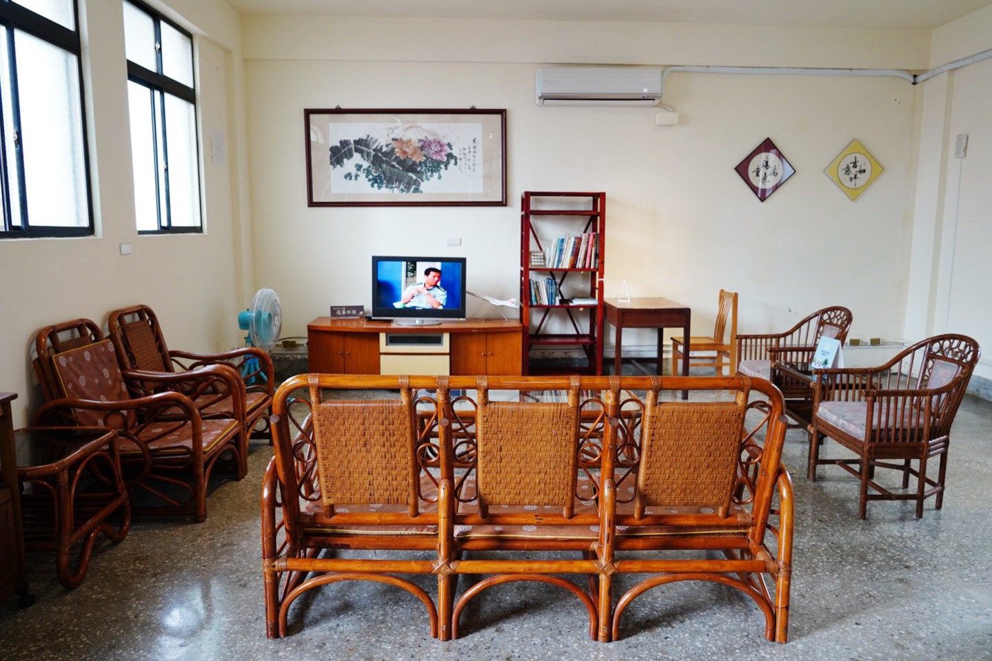 2D奇幻眷村,2D拍照景,免費景點,博物館,將軍樓旁的休憩小屋,拍照點,新北景點,空軍三重一村,親子遊 2D奇幻眷村,2D拍照景,免費景點,博物館,將軍樓旁的休憩小屋,拍照點,新北景點,空軍三重一村,親子遊