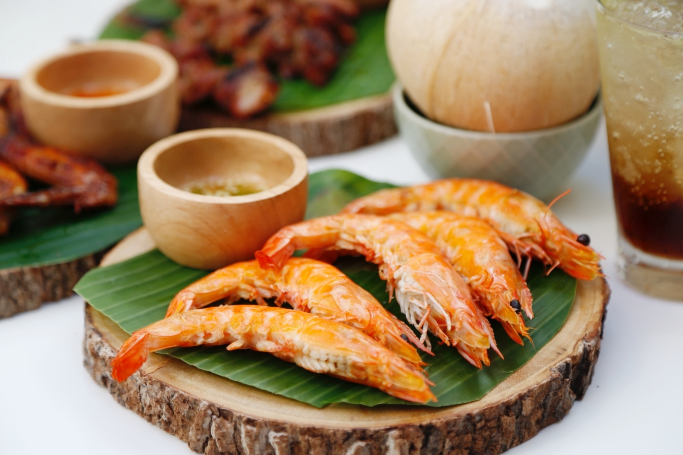 YUM YUM 泰式涼拌燒烤,泰式料理,忠貞市場,烤雞翅,香水椰子,烤肉串 YUM YUM 泰式涼拌燒烤,泰式料理,忠貞市場,烤雞翅,香水椰子,烤肉串