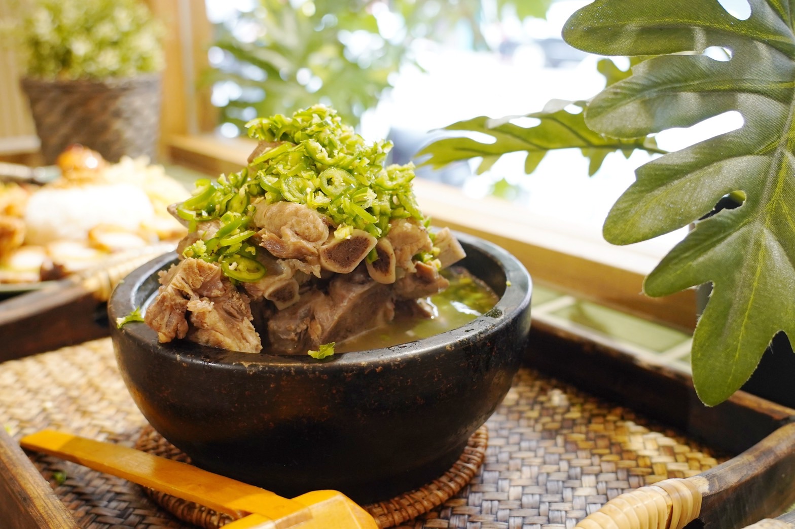 好咖 Thai,好咖,泰式料理手工蛋糕,泰式料理,桃園美食,中原美食,脆皮豬飯,無限脆皮雙拼飯,拉差達火山排骨,秘傳泰式奶茶冰酥,