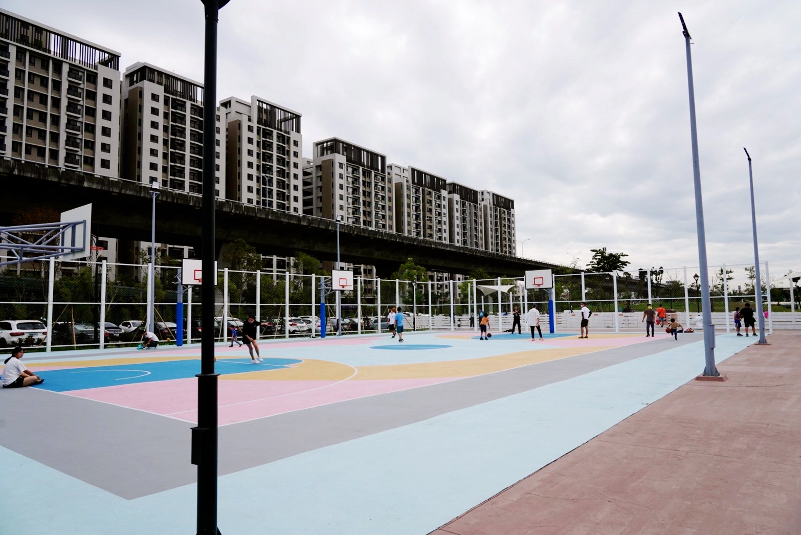 台中景點,免費景點,公園,台中公園,馬卡龍公園,溜滑梯