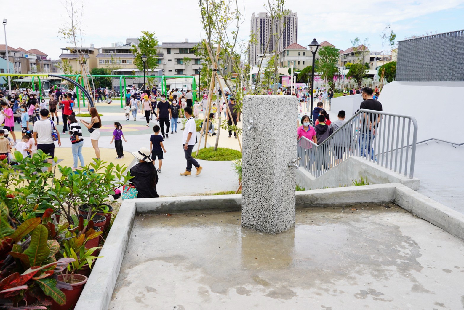 台中景點,免費景點,公園,台中公園,馬卡龍公園,溜滑梯