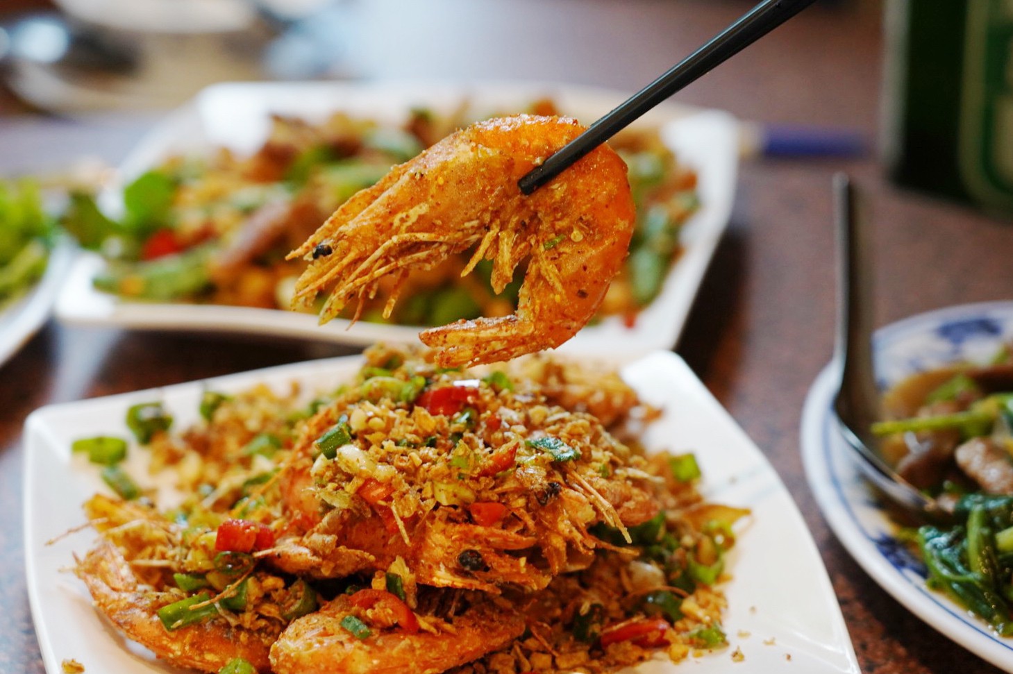 桃園美食,熱炒,台灣菜,大白鯊海產,海產店,海鮮鍋,復古餐廳,四季肥腸,金沙中卷,鹹酥蝦,蒜泥蚵,肉絲水蓮,炒沙茶牛