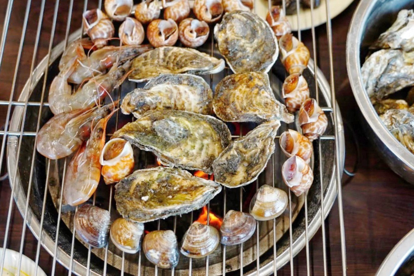 阿芳羊肉爐,吃到飽,桃園美食,平鎮美食,蚵仔吃到飽,鮮蚵吃到飽,酥炸小捲,羊肉爐,鮮蚵炭烤