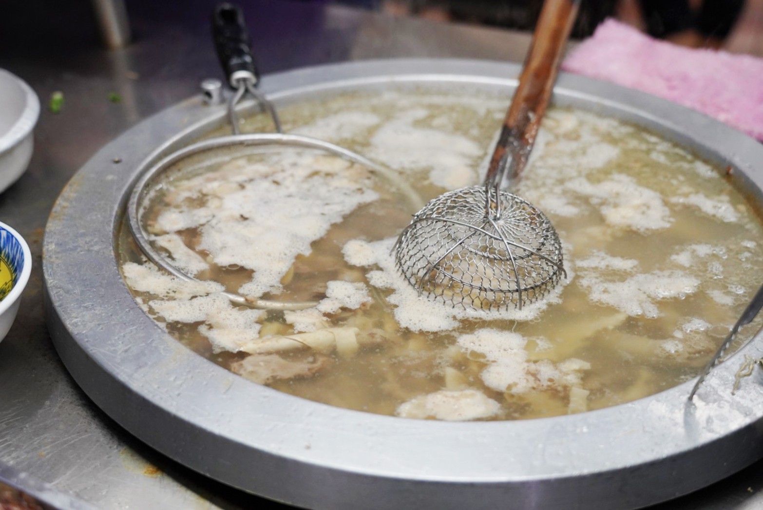 台北美食,新營人牛肉,延三夜市,大橋頭站,台灣美食,台灣小吃,炒牛肉,牛肉湯,麻油腰只湯,沙茶炒牛肉 台北美食,新營人牛肉,延三夜市,大橋頭站,台灣美食,台灣小吃,炒牛肉,牛肉湯,麻油腰只湯,沙茶炒牛肉