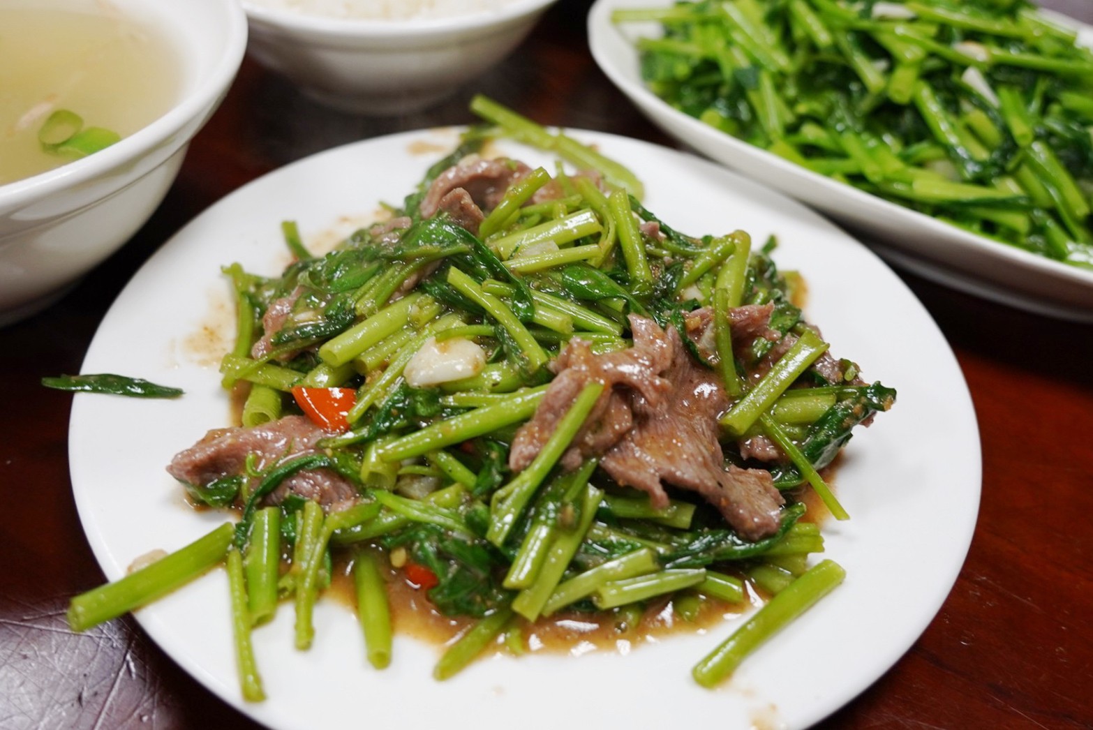 台北美食,新營人牛肉,延三夜市,大橋頭站,台灣美食,台灣小吃,炒牛肉,牛肉湯,麻油腰只湯,沙茶炒牛肉 台北美食,新營人牛肉,延三夜市,大橋頭站,台灣美食,台灣小吃,炒牛肉,牛肉湯,麻油腰只湯,沙茶炒牛肉
