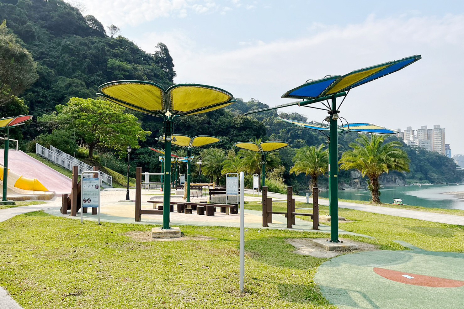 新店百年渡船,新店擺渡,划船,坐船,灣潭遊戲區公園,新北景點,親子景點,碧潭好玩,新店碧潭