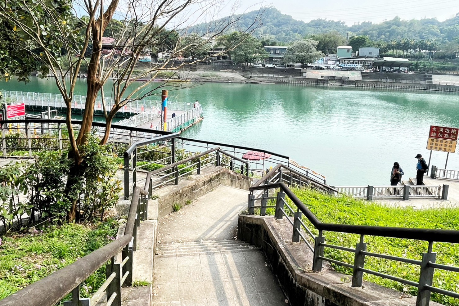 新店百年渡船,新店擺渡,划船,坐船,灣潭遊戲區公園,新北景點,親子景點,碧潭好玩,新店碧潭