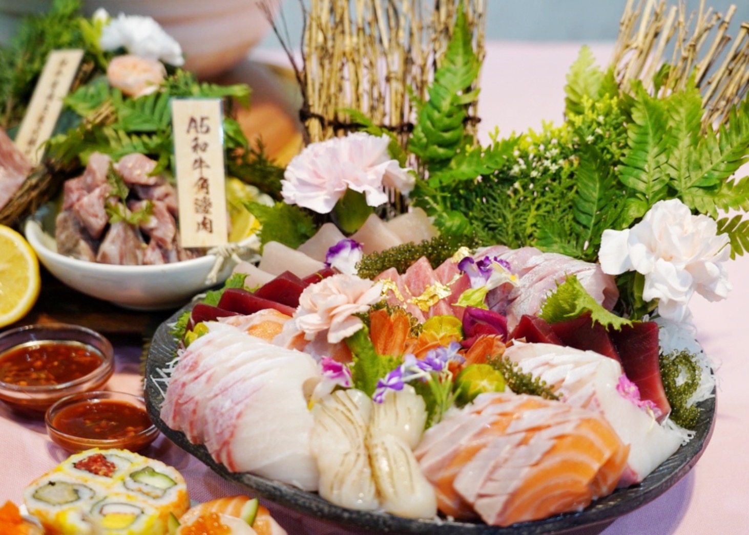 台中美食,台中水產,伴手禮,海鮮,母親節,阿布潘水產,壽司,海鮮,水產超市,海鮮超市,黑鮪魚季,泰國蝦,澎湖海鮮,海鮮直播,壽司春季大賞,婁金芙蓉壽司大拼盤,黑鮪魚大腹,炙燒干貝,母親節精選生魚片,台中最大水產市場,黑鮪魚季,日本生食級干貝,豪華龍蝦海鮮拼盤,日本和牛紐約客,日本和牛紐約客火鍋肉片,和牛臀肉上蓋火鍋肉片,日本和牛角邊肉,何首烏人蔘糯米雞 台中美食,台中水產,伴手禮,海鮮,母親節,阿布潘水產,壽司,海鮮,水產超市,海鮮超市,黑鮪魚季,泰國蝦,澎湖海鮮,海鮮直播,壽司春季大賞,婁金芙蓉壽司大拼盤,黑鮪魚大腹,炙燒干貝,母親節精選生魚片,台中最大水產市場,黑鮪魚季,日本生食級干貝,豪華龍蝦海鮮拼盤,日本和牛紐約客,日本和牛紐約客火鍋肉片,和牛臀肉上蓋火鍋肉片,日本和牛角邊肉,何首烏人蔘糯米雞